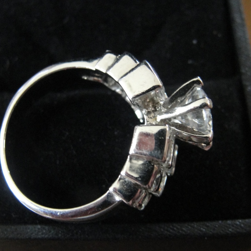 CZ ring - Picture 2 of 2